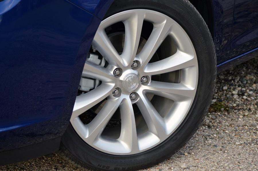 Buick Verano Turbo 2013 года  (фото 33 из 128)
